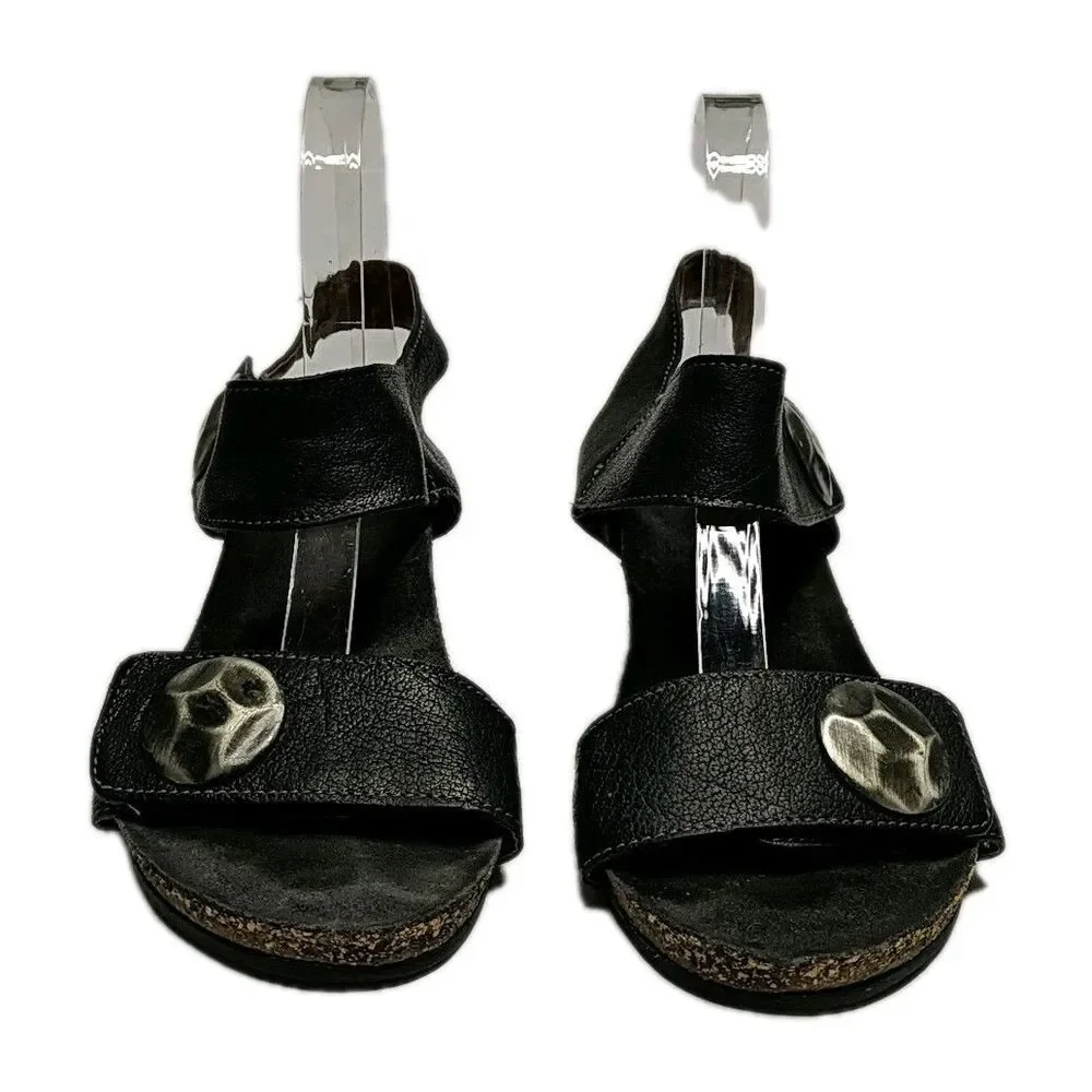Taos Leather Wedge Sandals Style #3209 Women 40 Black Metal Detail US 9